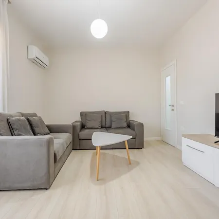 Appartement New Bazaar - Steps From Center