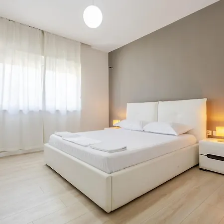 Appartement New Bazaar - Steps From Center *