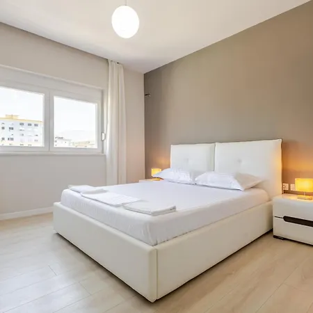 Appartement New Bazaar - Steps From Center Tirana